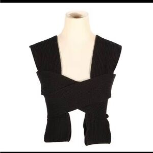 Knit tie tops

All 3 for $40

Grey, white and black